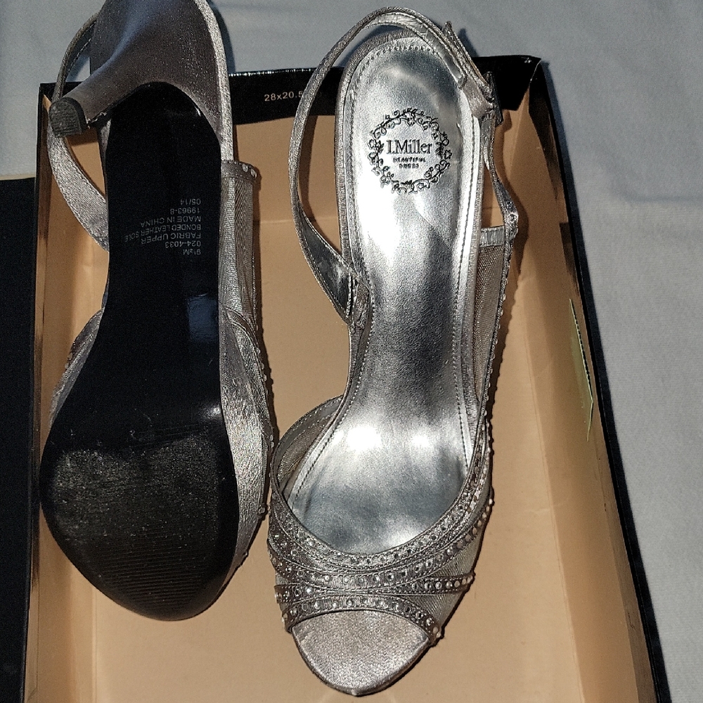 L. Miller Silver Strappy Women's Heels